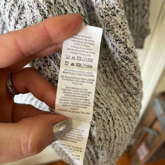 ATMOSPHERE || Womans Grey Cardigan - Picture 3 of 6